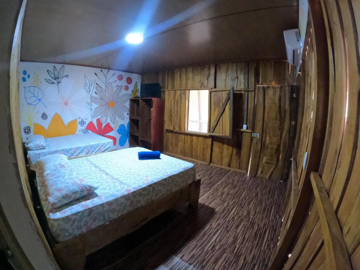 Tree House Samanea Lodge 利蒙港 外观 照片