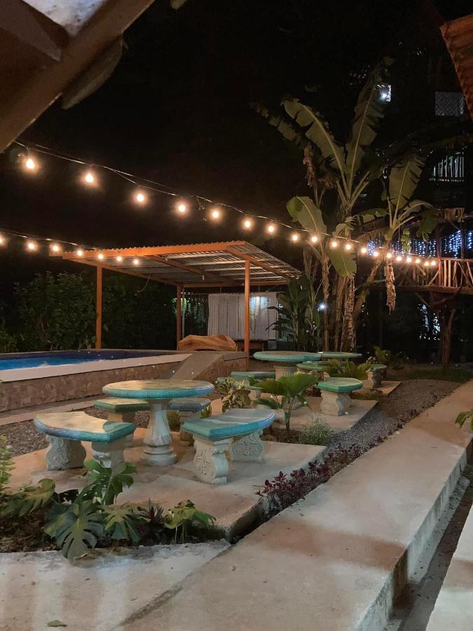 Tree House Samanea Lodge 利蒙港 外观 照片