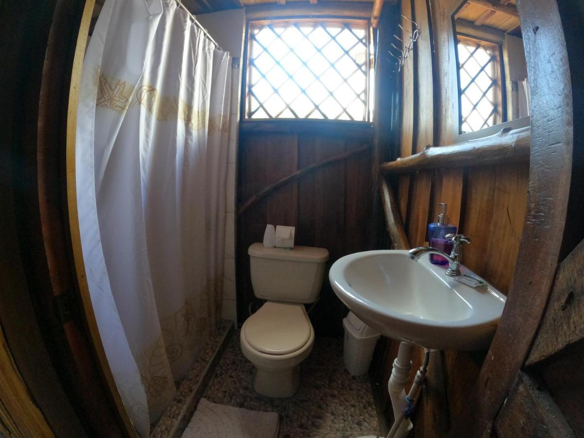 Tree House Samanea Lodge 利蒙港 外观 照片