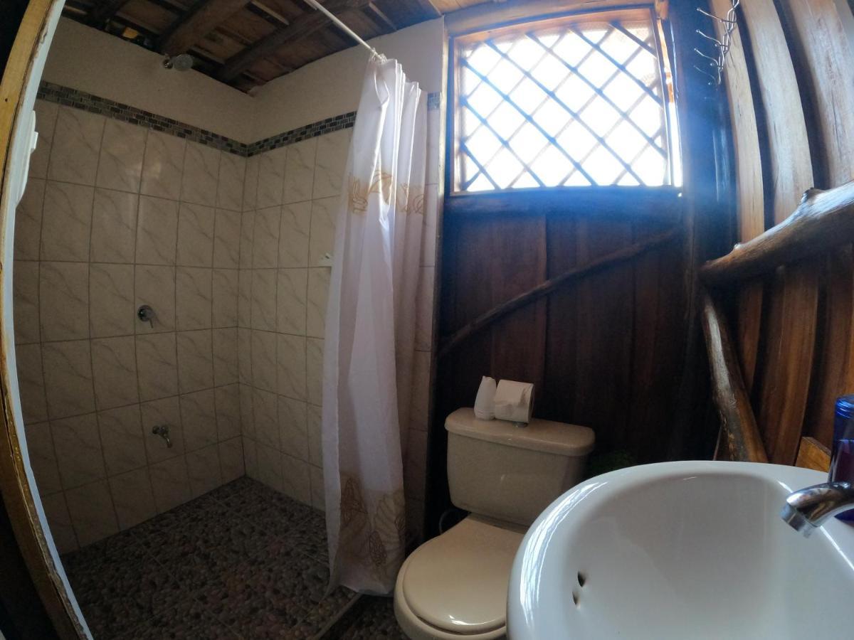 Tree House Samanea Lodge 利蒙港 外观 照片