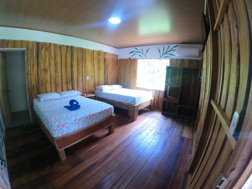 Tree House Samanea Lodge 利蒙港 外观 照片